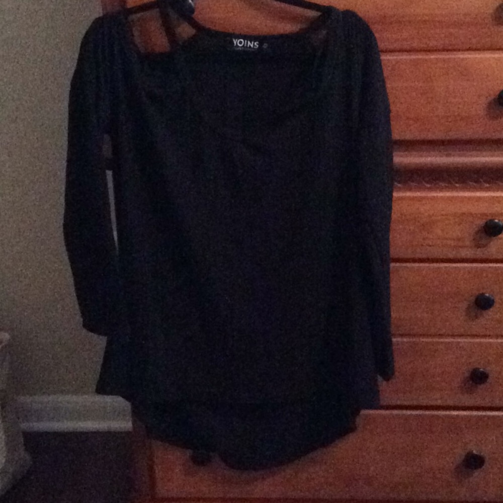 Lightweight black sweater!